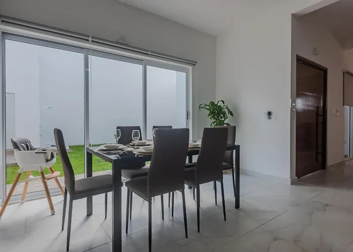 Malibu Residential 3bd Shalva 4*